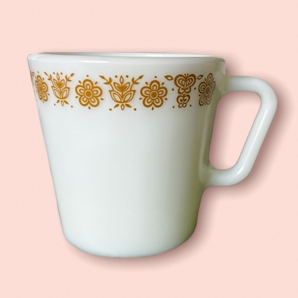 VINTAGE Pyrex Butterfly Gold milk glass mugs 4pc - Picture 2 of 6